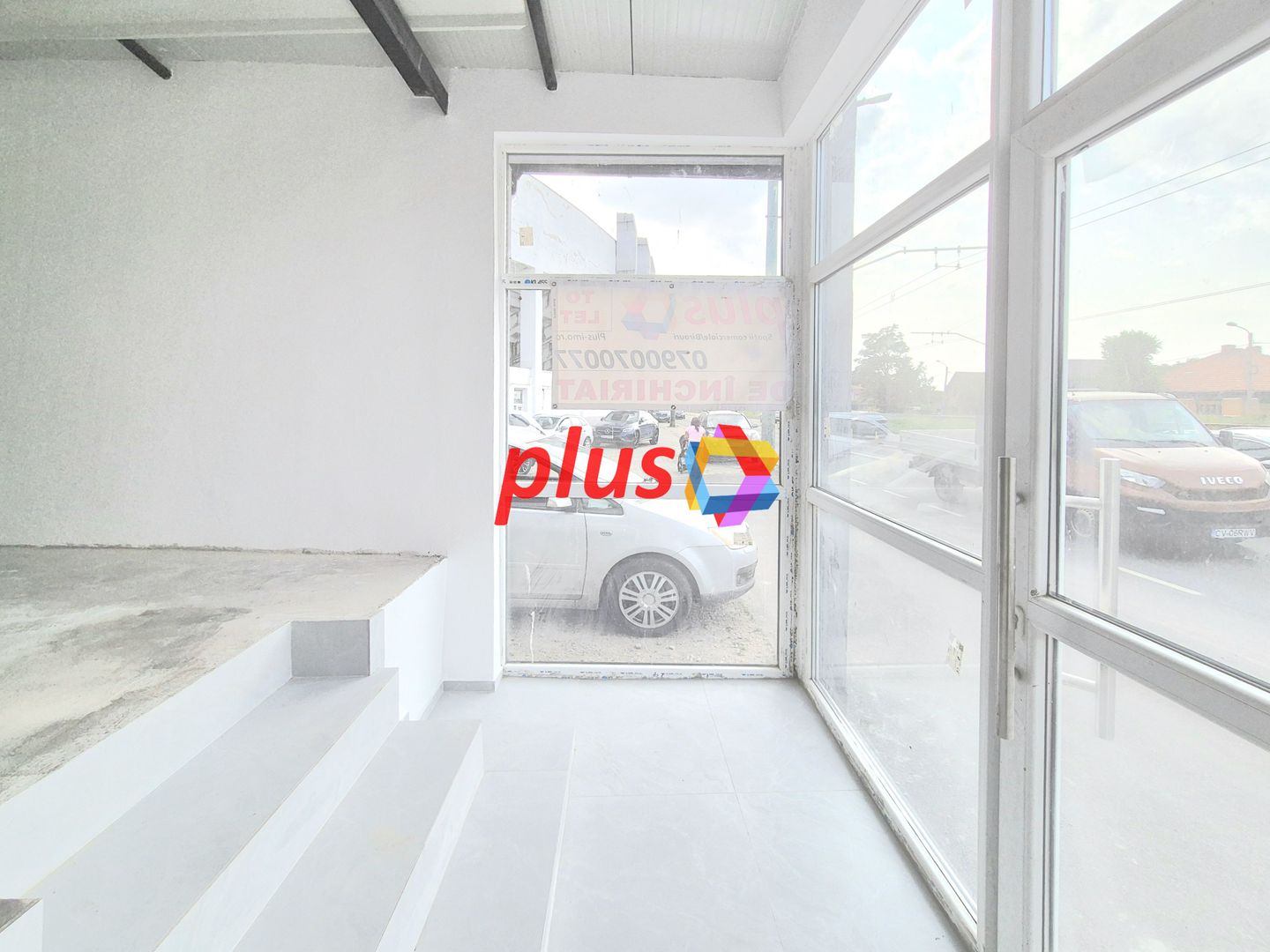 Spațiu de vânzare Brașov - 28 mp cu trafic auto intens - Poză 7