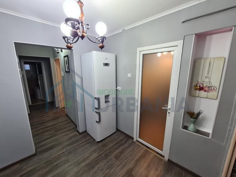 Apartament 3 camere decomandat zona Galata Iasi - Poză 1
