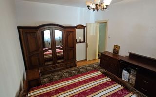 Vila P+1 Piața Muncii , strada Orzari, apartament cu 3 camere la Parer - Poză 12