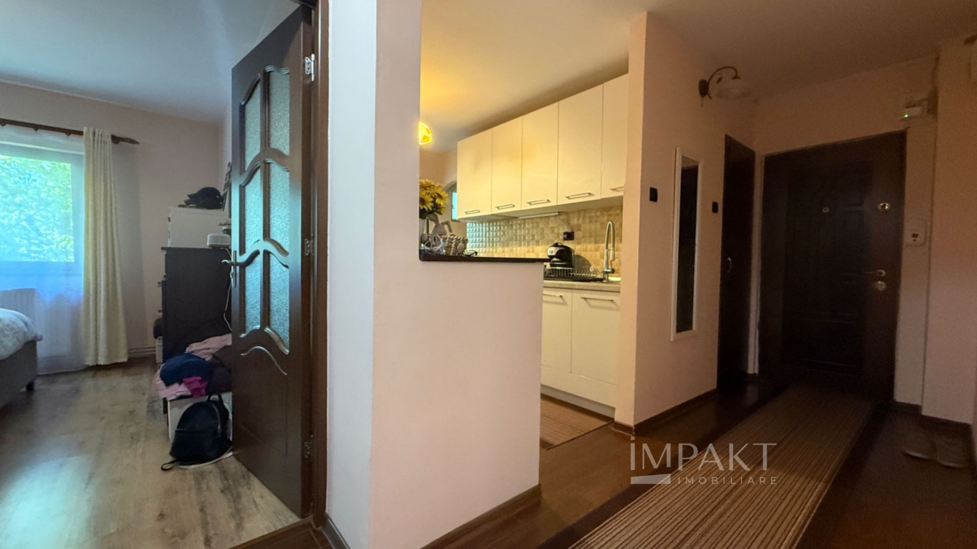 Apartament cu 2 camere decomandat etaj 1/4 Intre Lacuri - Poză 5