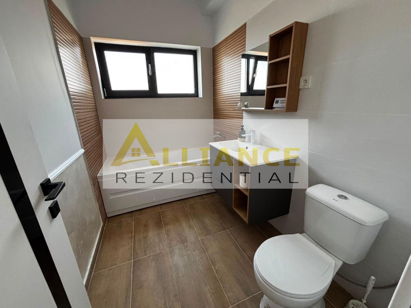 Casă individuală  3 camere 2 băi teren 375 mp ! - Poză 9
