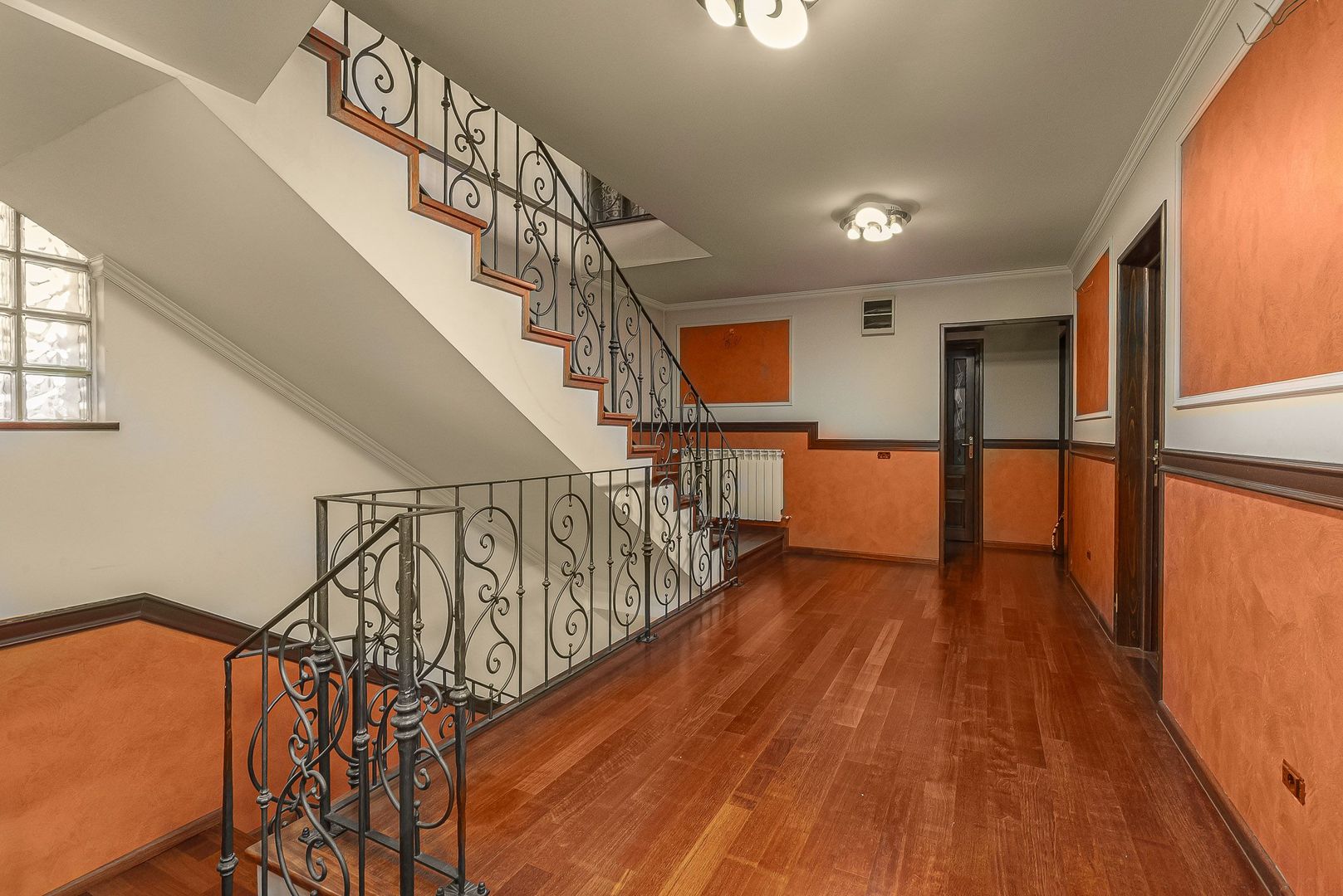 RAHOVA Salaj Vila 2007 S+P+1+M calitate superioara 370 mp - Poză 18