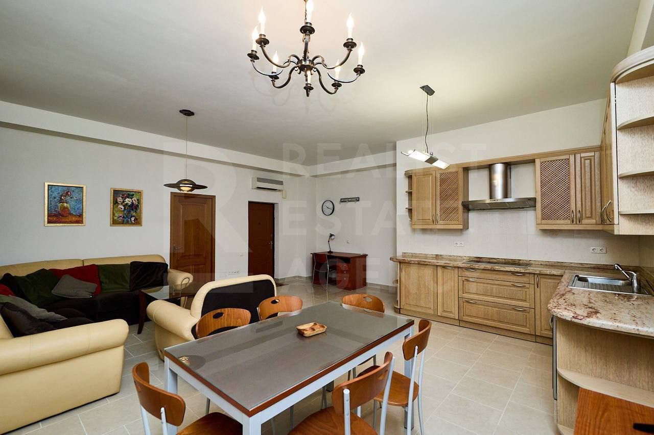 Chirie, apartament, 2 camere, str. 31 August 1989, Centru - Poză 1