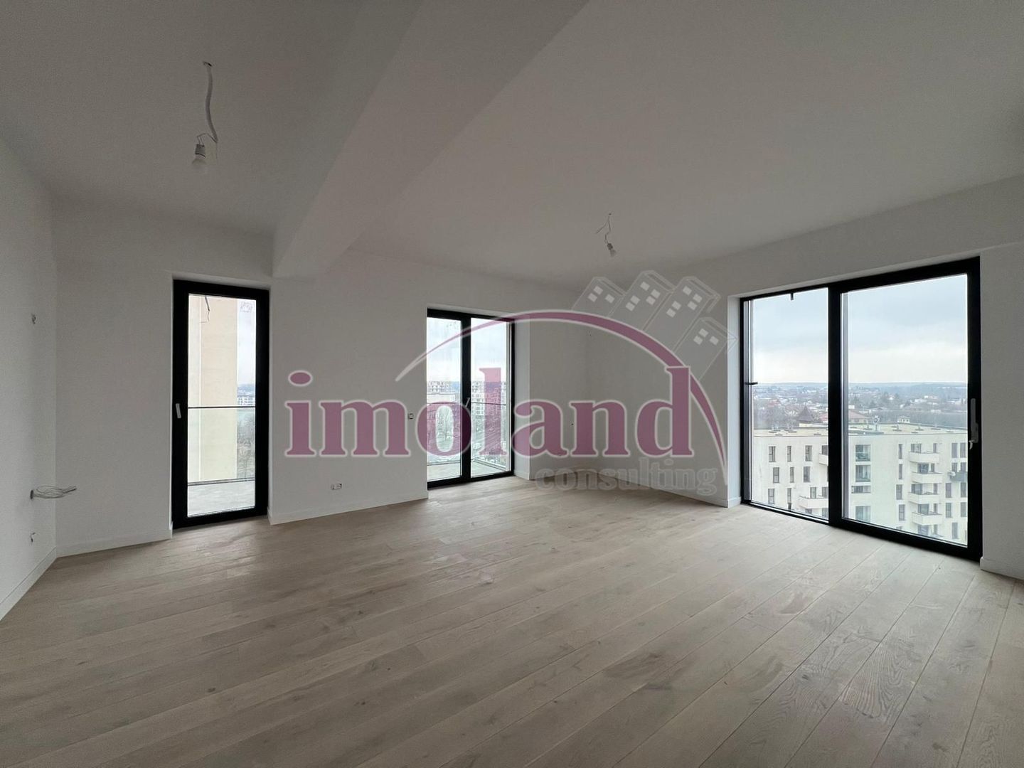 Vanzare - apartament 3 camere - NOU - Sisesti - Poză 2