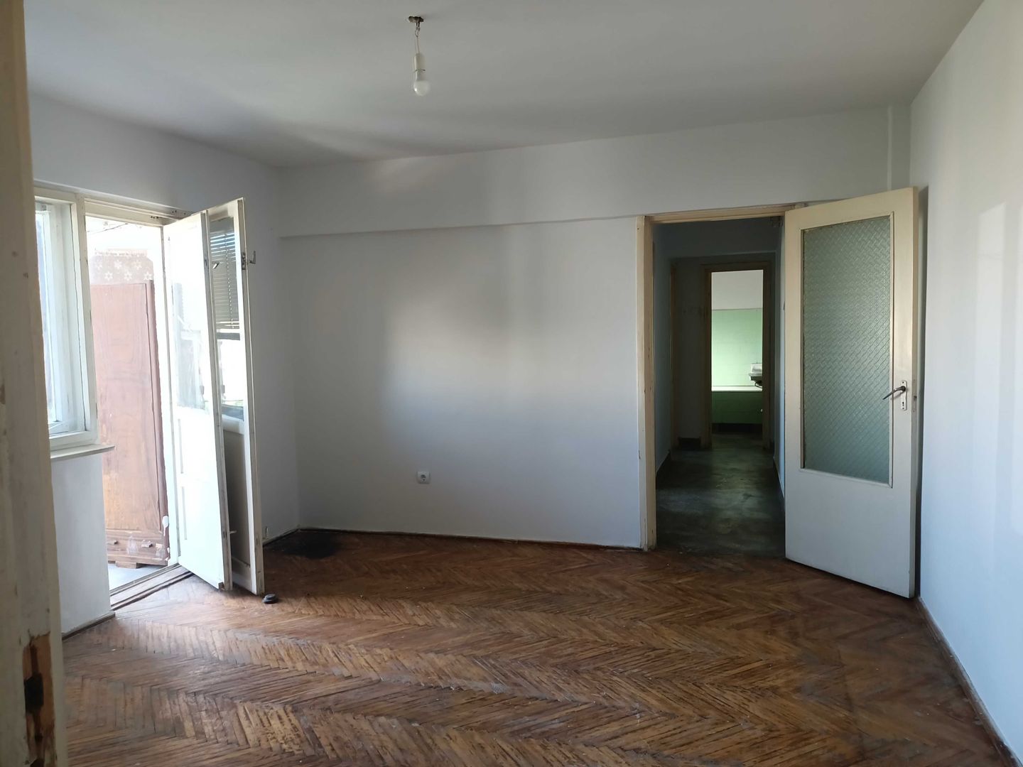 BRASADAS vinde ap 4 cam in Micro 16 la etajul 4/4. - Poză 1