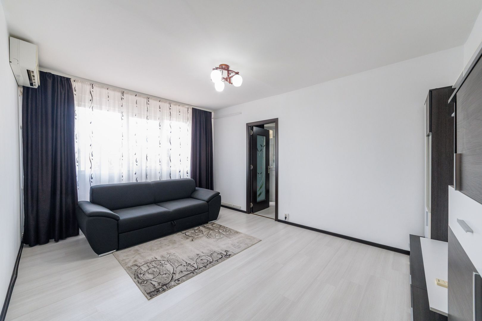 Apartament luminos cu 2 camere si parcare inclusa – Banat - Poză 1