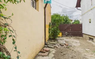 Apartament la casă cu 3 camere în Pârneava - Poză 12