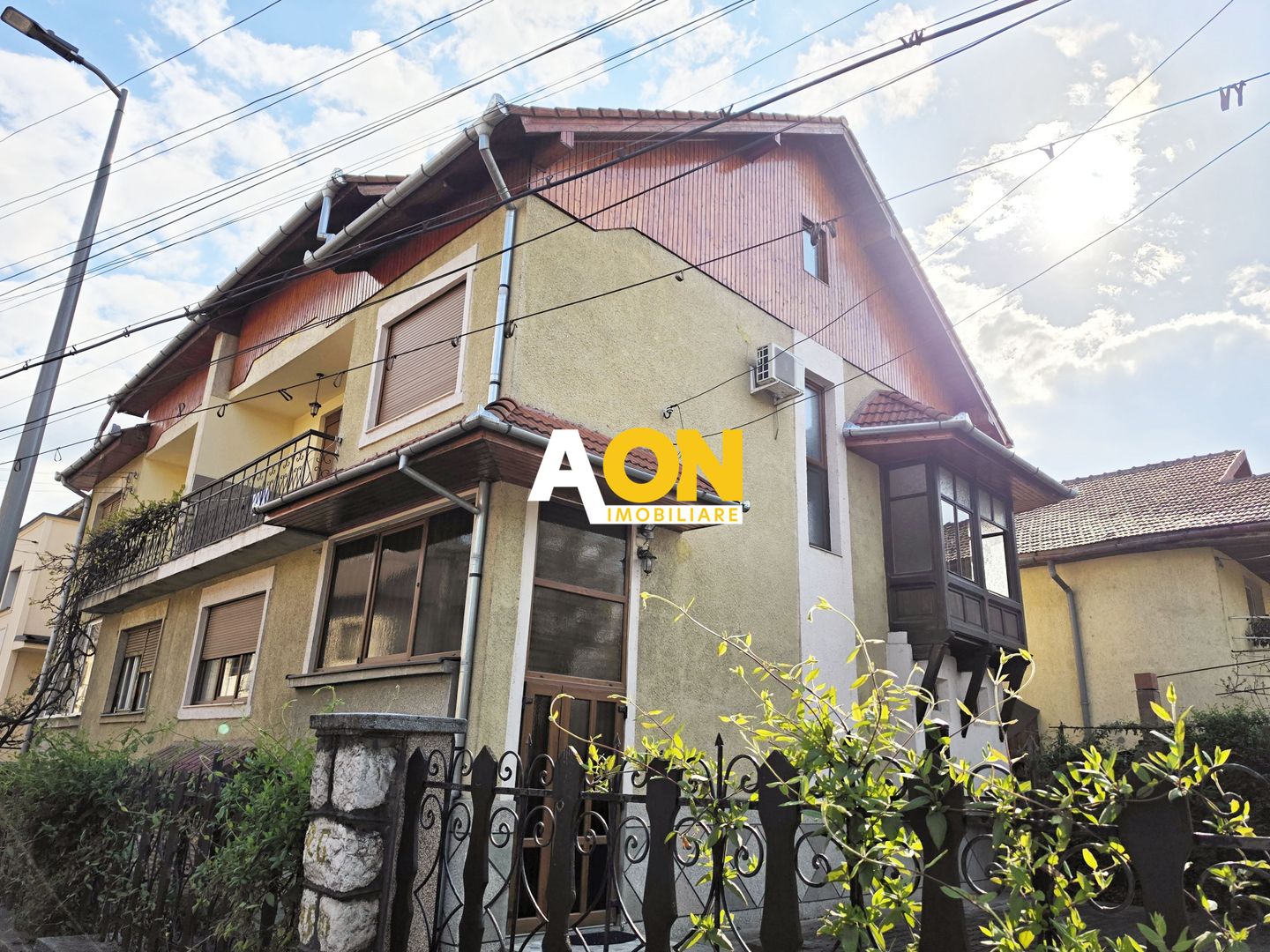 Duplex mobilat, utilat, 4 camere, garaj, zona exclusivista, Cetate - Poză 1