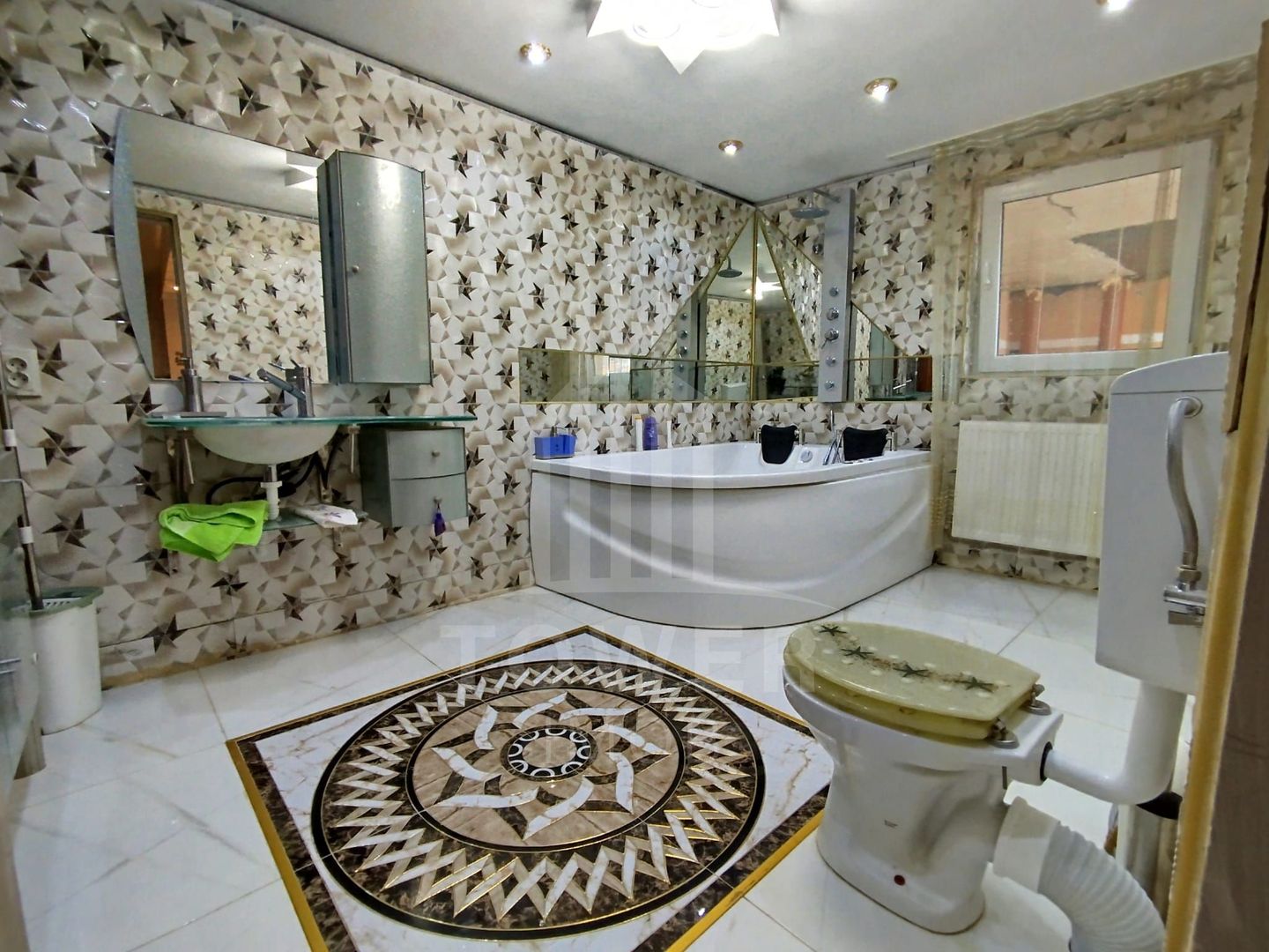 Casa de vanzare cu spatiu comercial la parter - Poză 9