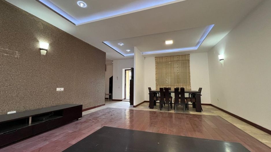 Techirghiol - Vila cocheta P+1 situata la drumul national, in perfecta stare. - Poză 3