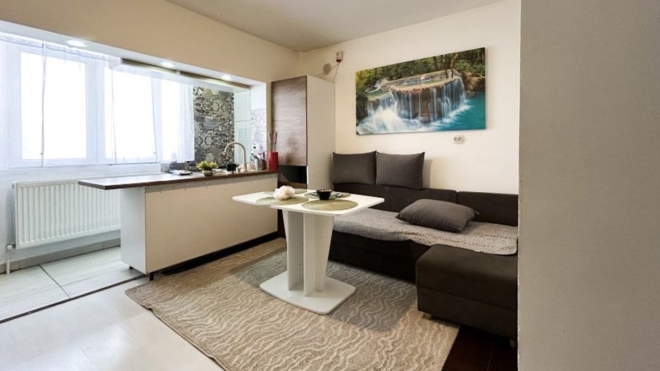 2 camere cu gradina de 35mp + parcare inclusa - Poză 1