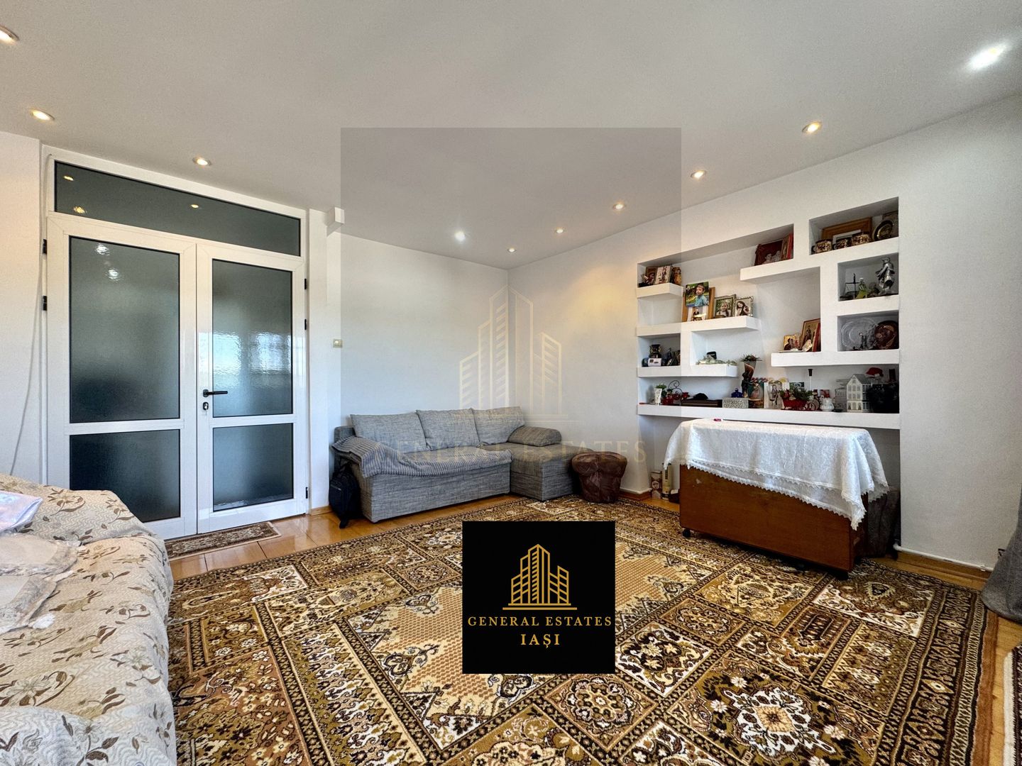 Vânzare apartament în 3 Nivele cu Terasă, Cug-șos.Nicolina - Poză 1