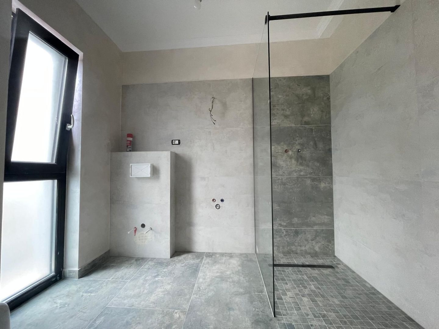 Duplex-4 dormitoare- despartit prin garaj -SUPER POZITIE - Poză 14