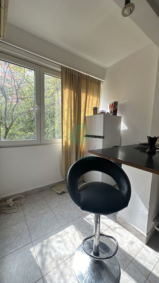 Garsoniera langa METROU - Poză 3