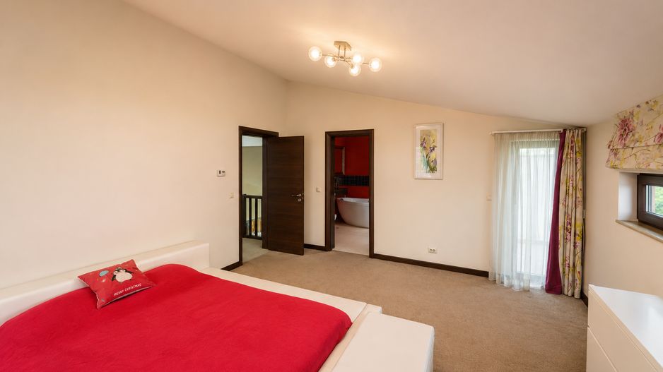 Vila cu piscina, 6 camere, 254mp utili, 815mp teren, com. Berceni - Poză 23