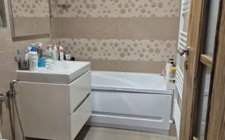 Apartament modern cu 4 camere, zona Minerva. - Poză 13