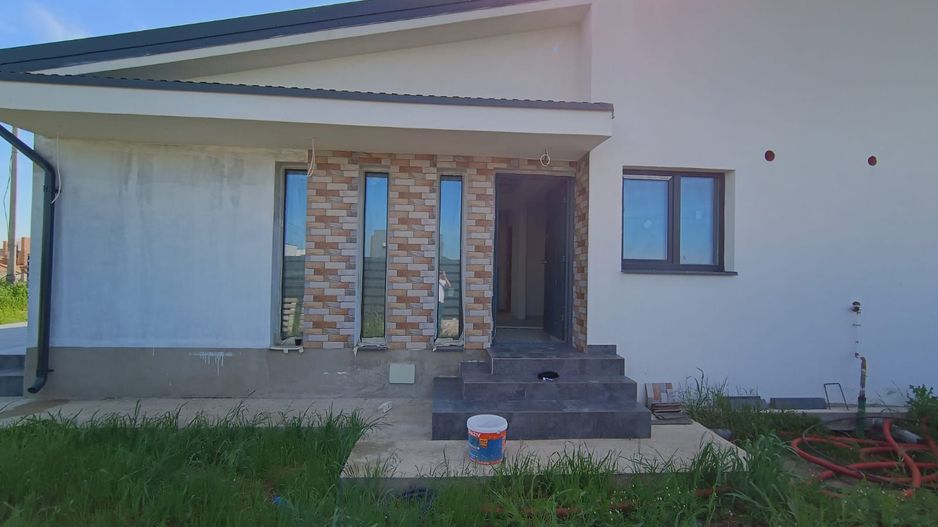 Case pe parter Tunari, zona linistita, curte MARE 350m - Poză 5