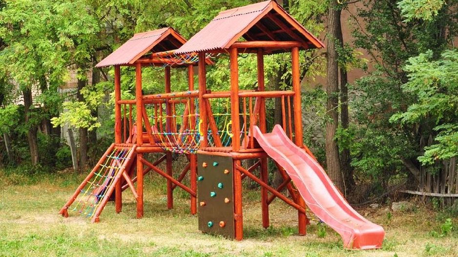 Casa S + P + M 240mp2 util si teren 380mp2, ideal gradinita - Poză 2