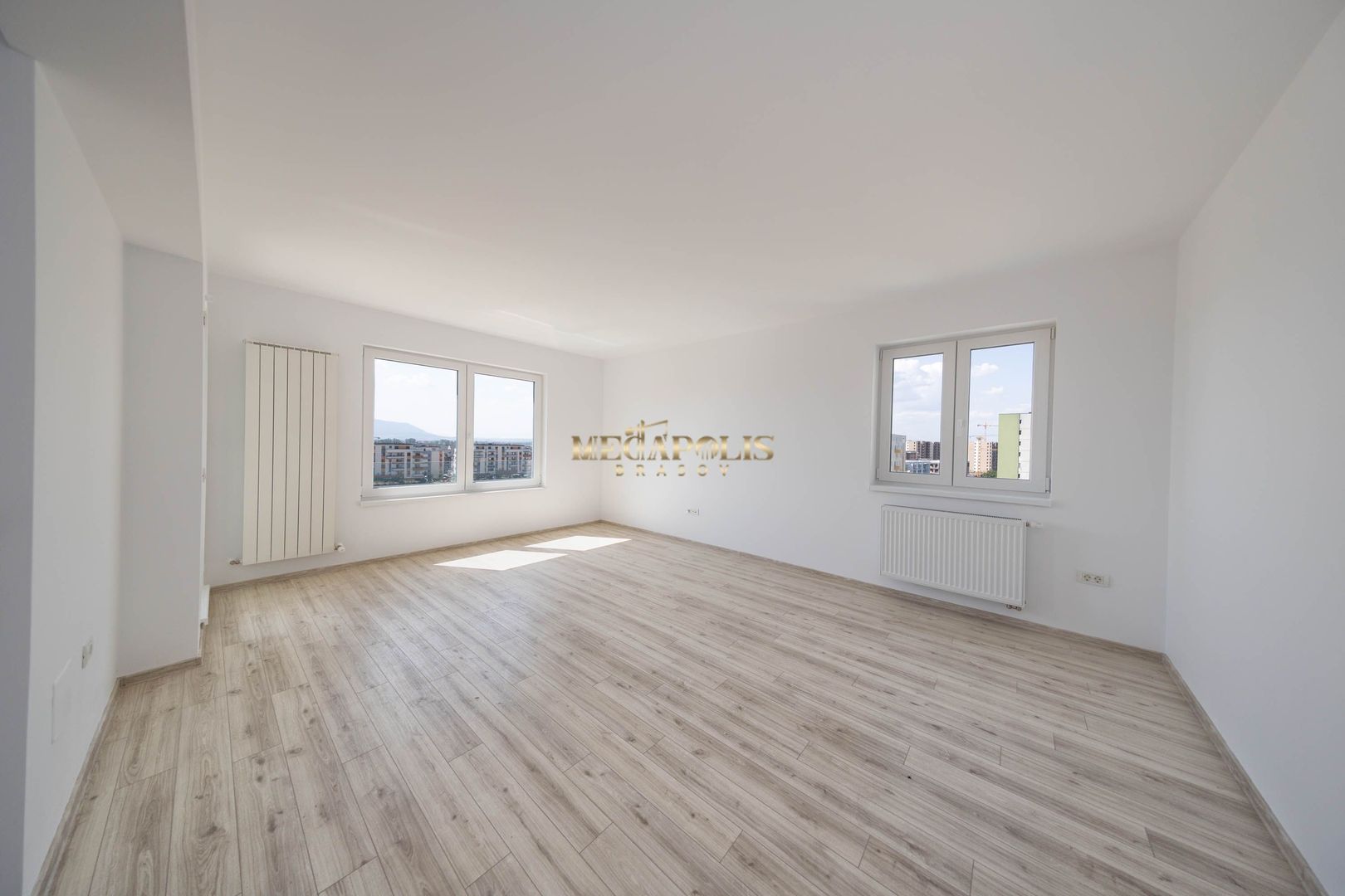 Apartamente 2 camere  BRASOV  Cartierul Tractorul  /  Mall Coresi - Poză 1