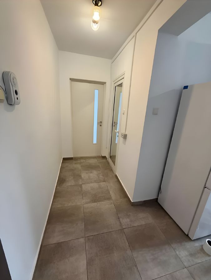 Apartament 2 camere decomandat ,Cetate, zona bulevard - Poză 8