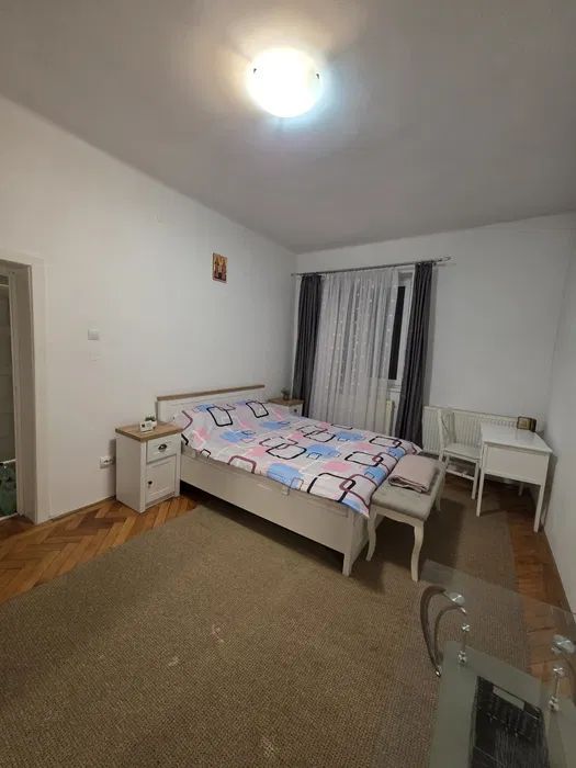 Apartament 1 Camera De Inchiriat | Central | Etaj Interemediar | Decomandat - Poză 3