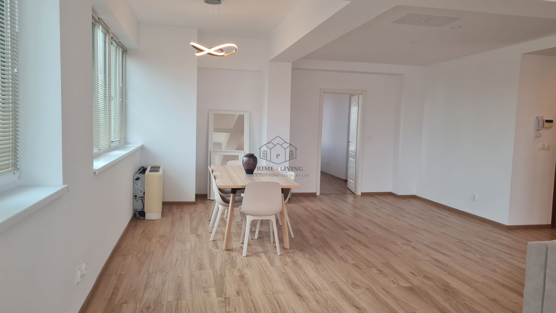 APARTAMENT ULTRACENTRAL LA INCHIRIERE CU DESTINATIA BIROU SAU LOCUINTA - Poză 3