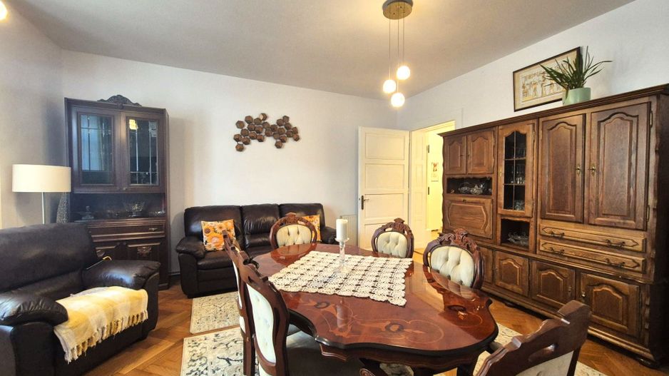 Piața de Miercuri, casă singură în curte, renovată 2025 - Poză 4