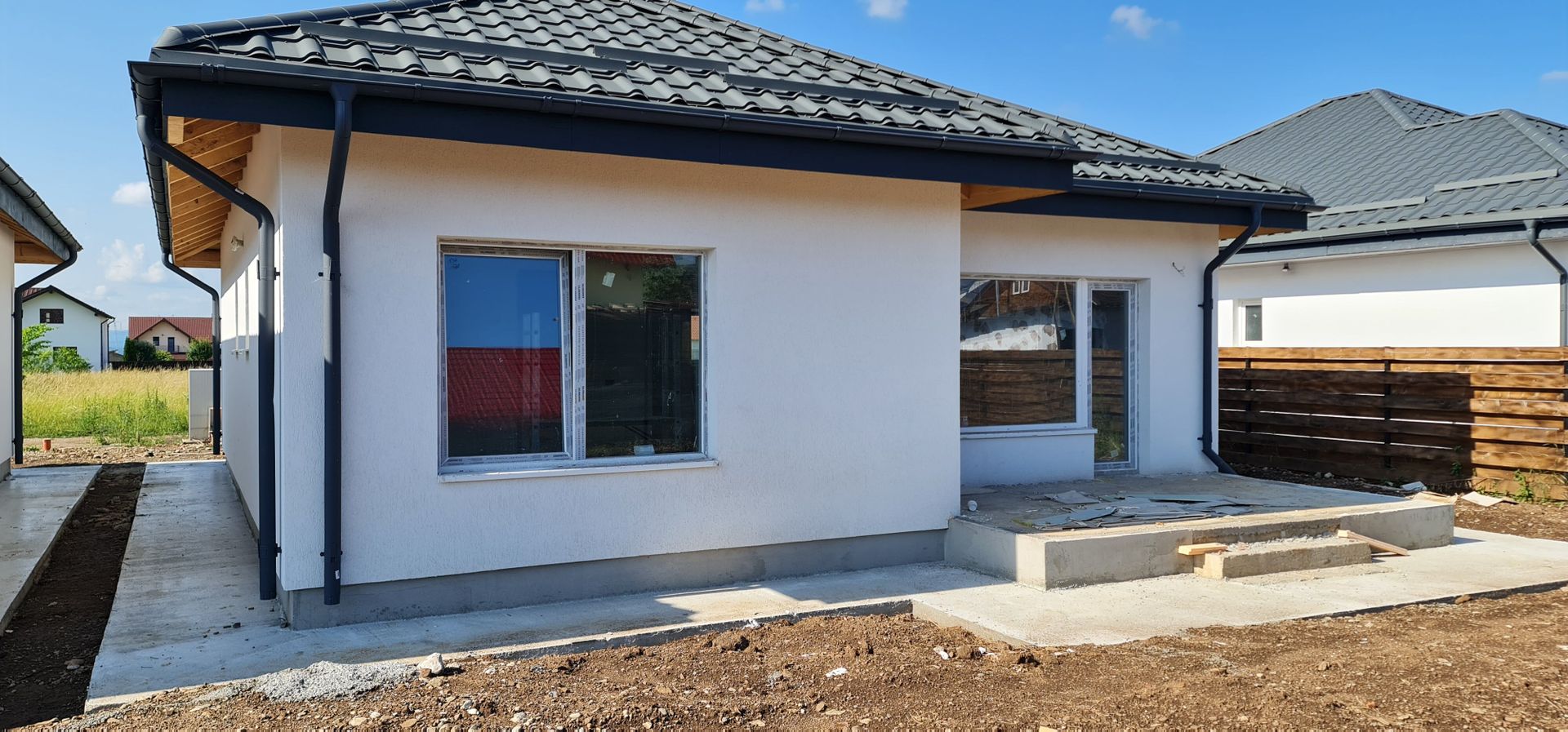 Casa individuala 3 camere cartier Izvor Tarlungeni Brasov - Poză 5