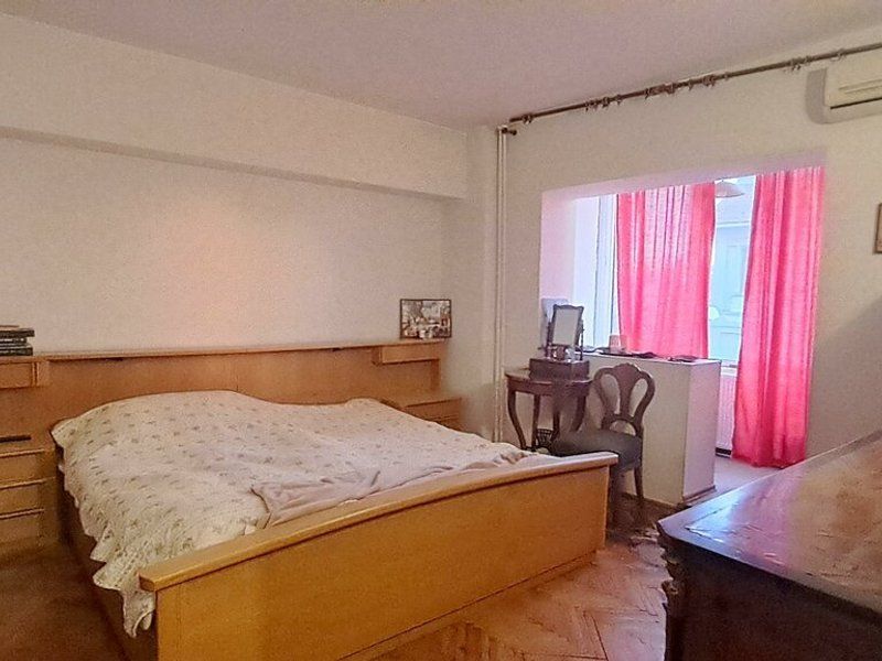 4 camere | 137 mp | Matei Voievod - Poză 9
