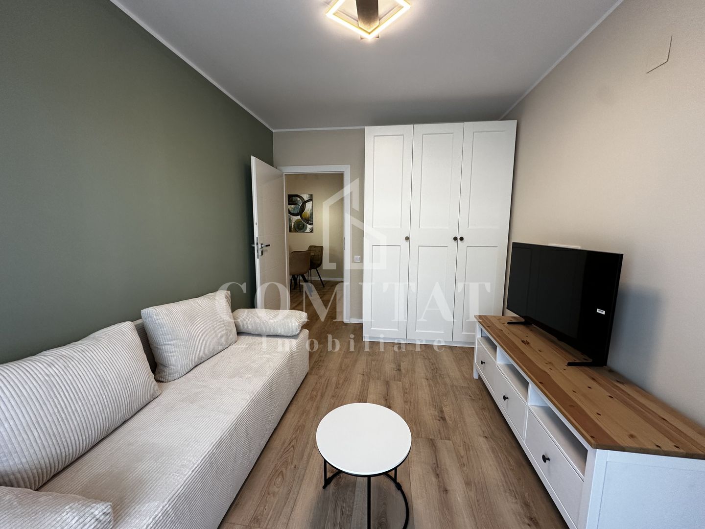 Apartament la cheie | 2 dormitoare | Etaj intermediar | Eroilor - Poză 2