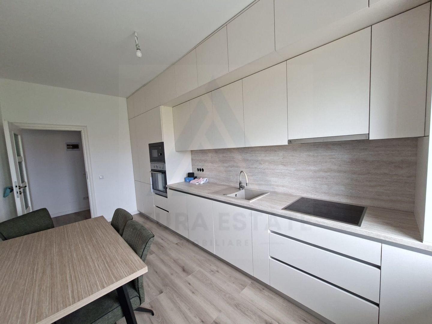 Apartament lux prima inchiriere 3 camere 76mp utili si boxa Selimbar - Poză 7