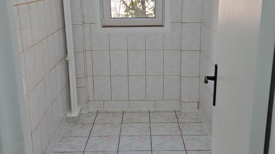 Vând apartament 2 camere zona  d.na Ghica - Poză 3