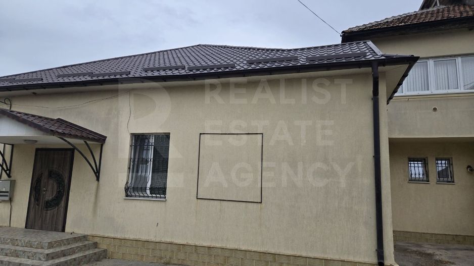 Vânzare, spațiu comercial, 237,9 mp, satului Siret. - Poză 2