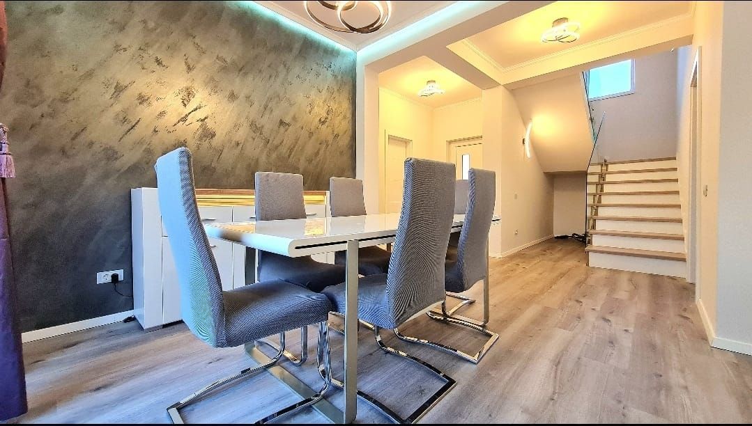 Duplex superb despartit prin garaj - Poză 3