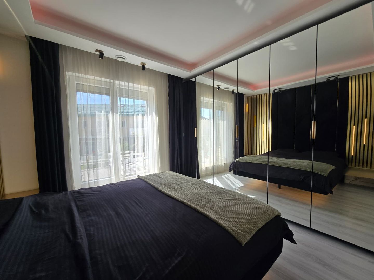 Cosmopolis - Vila M cu 3 Dormitoare Mobilata si Utilata - Poză 12