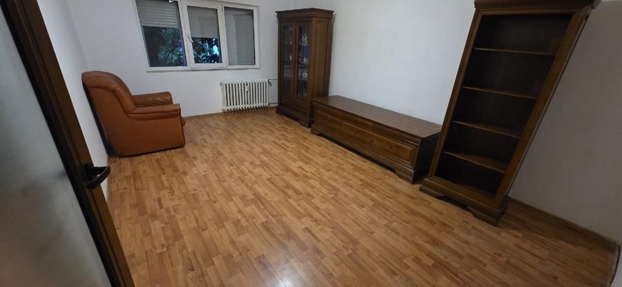 Apartament  4 camere decomandat- Craiovita Noua, zona Scoala 34 - Poză 1