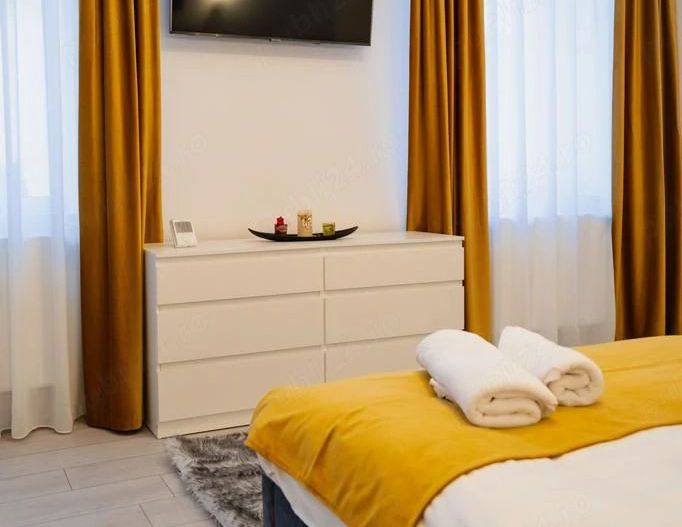 De vânzare apartament 2 camere semidecomandat Centrul Istoric Brasov - Poză 7