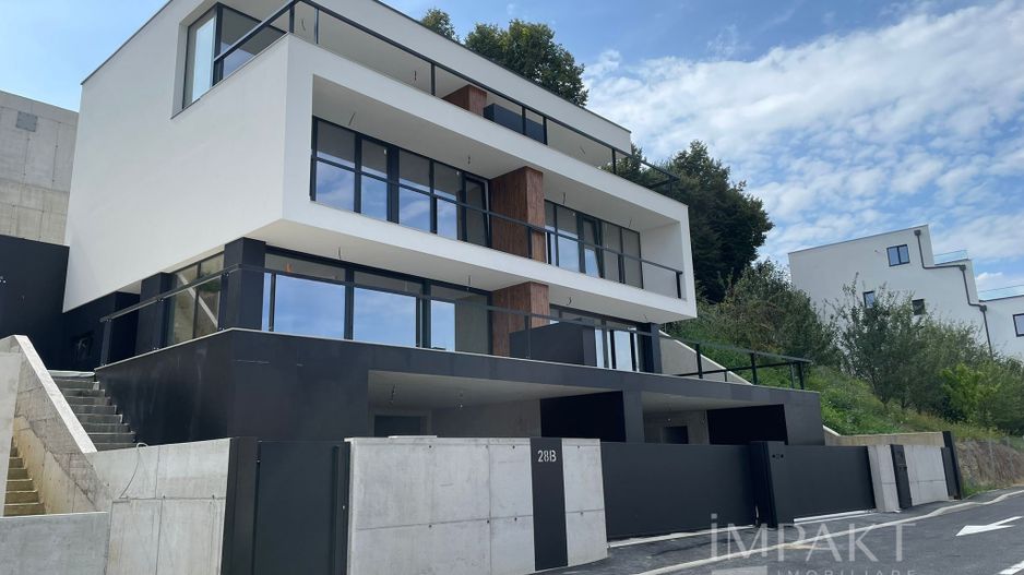 Duplex 4 camere cu panorama superba in cartierul Europa - Poză 1