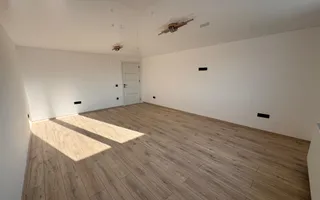 Spațiu comercial 6 camere 3 băi | Sura mare | 200mp - Poză 11