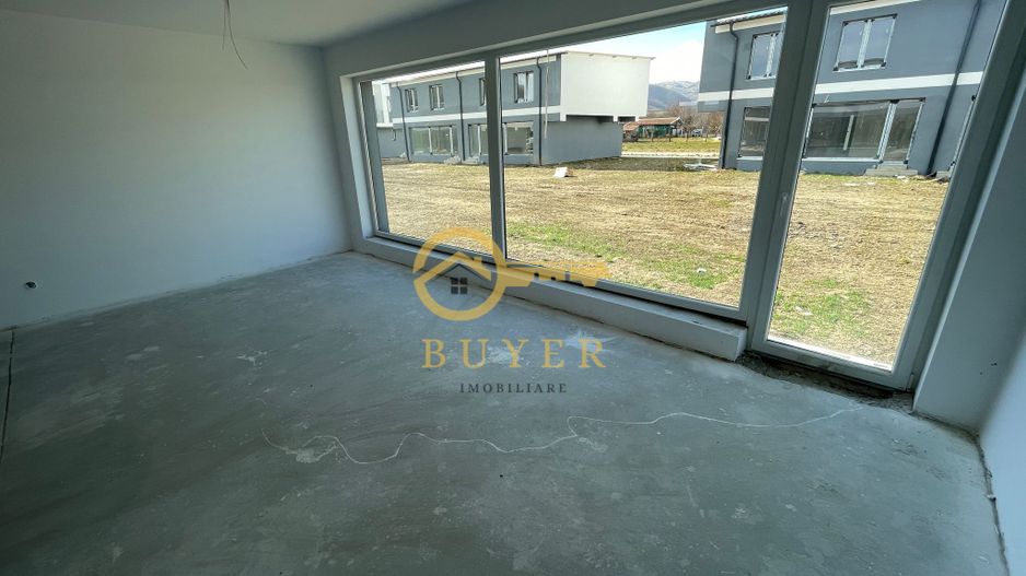 Casa noua de vanzare in Rasinari cu 4 camere, dressing si camara - Poză 1