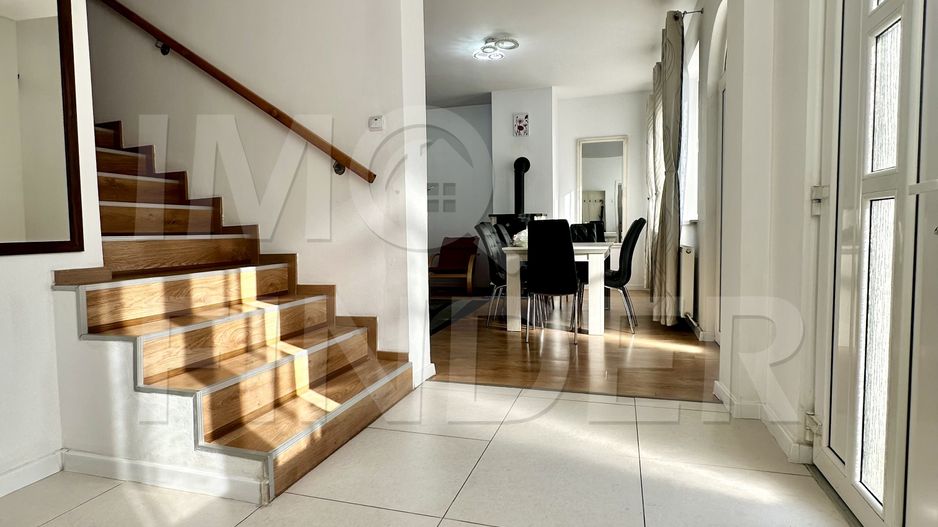 Casă specială de vânzare în Gheorgheni cu 600 mp teren - Poză 4