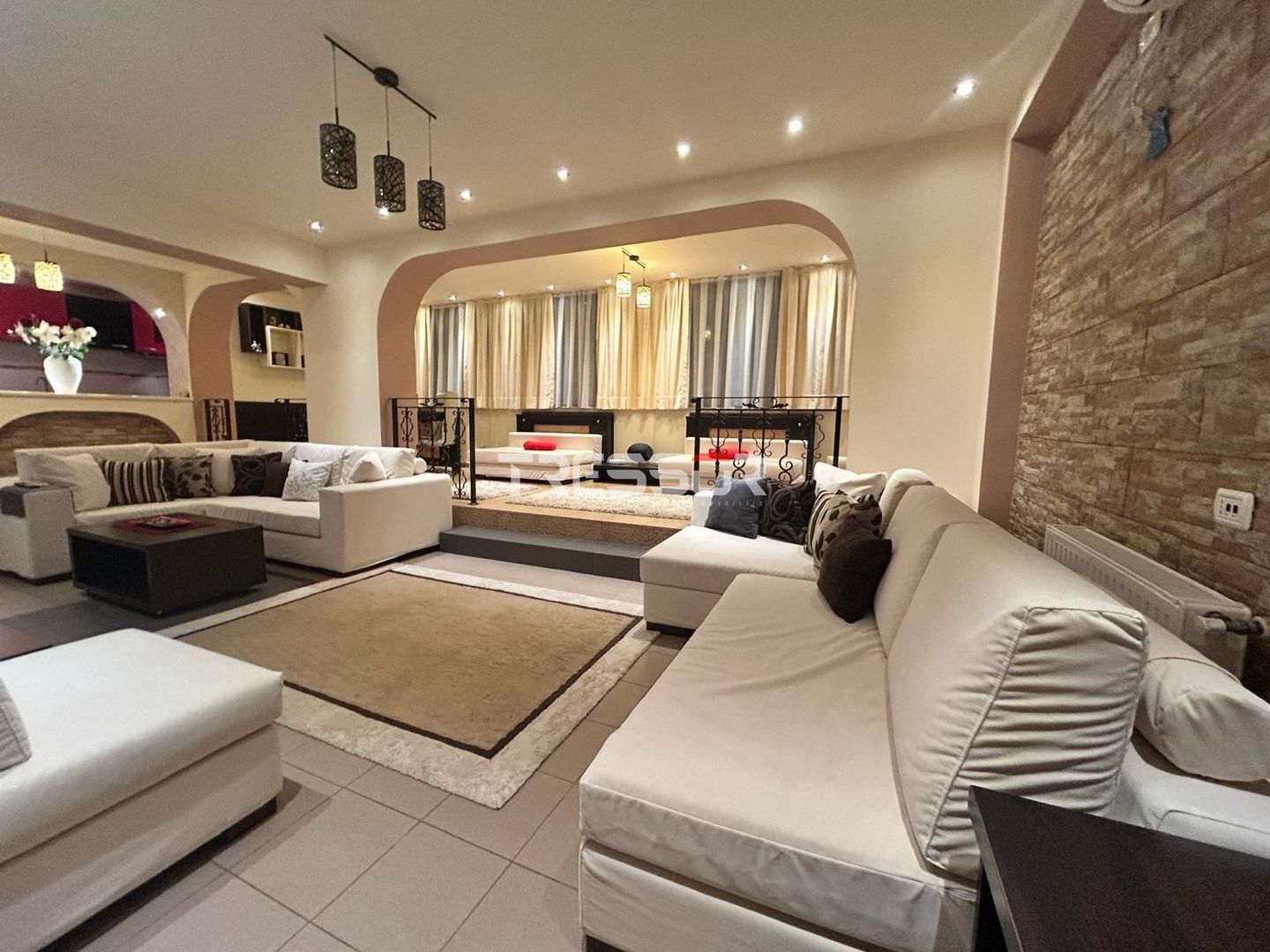 Apartament modern cu 2 camere, 94 mp utili, în bloc nou.Mobilat  si utilat - Poză 13