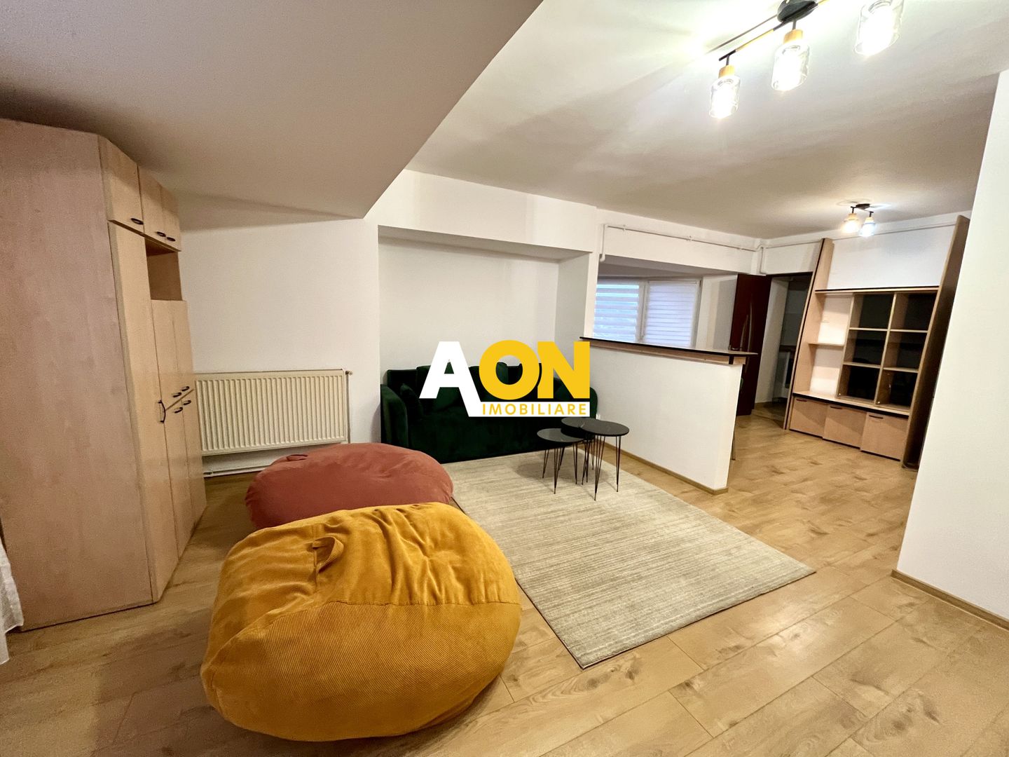 Apartament cu 2 Camere, Etaj Intermediar, Zonă Ultracentrală - Poză 2
