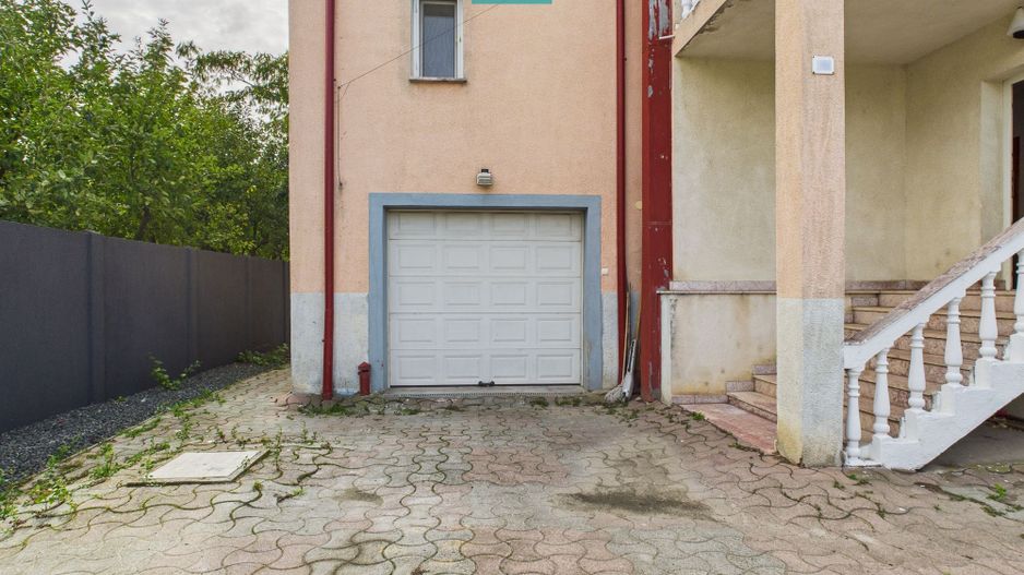 Vilă cu 5 camere pentru investiții în Dumbrăvița - Poză 23