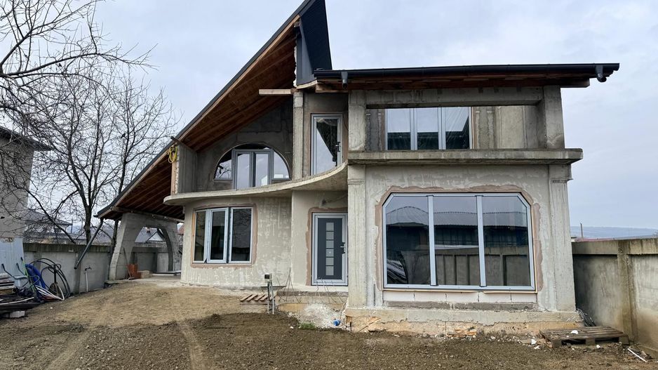 DE VÂNZARE sau SCHIMB - Vilă P+M semifinisată, zona Moara Grecilor; - Poză 2