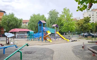 Apartament mare, decomandat, bucatarie separata. PET FRIENDLY. - Poză 35