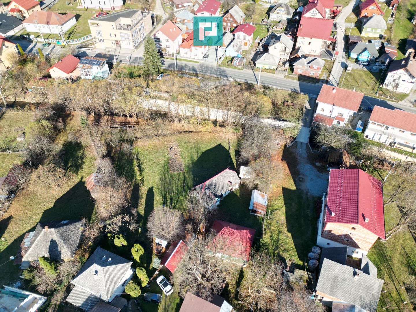 Casă de lemn, cu teren în Borșa - Poză 18