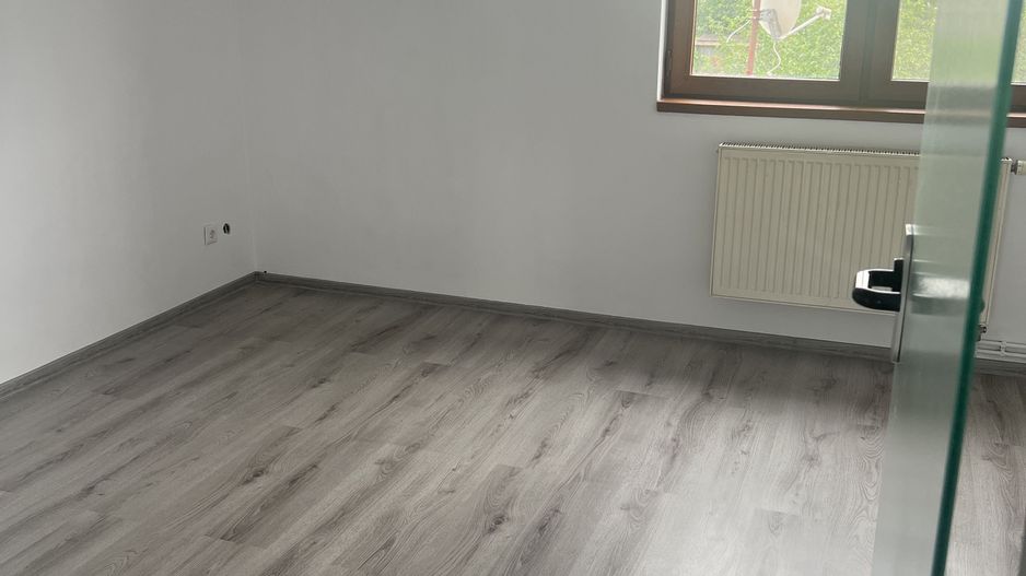 CASA DE VANZARE IN CARTIERUL PRIMAVERII -GIARMATA MARE - Poză 6