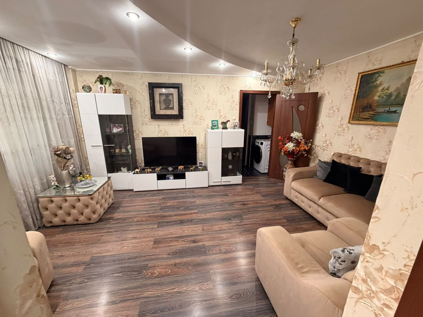 Apartament 4 camere de vanzare Crangasi - Poză 1