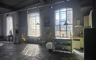Spatiu de inchiriat amenajat studio foto dar si alte utilizari 80mp 700e/luna in zona Timpuri Noi - Poză 1
